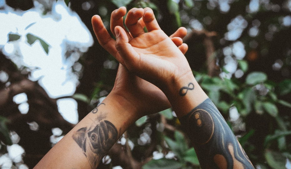 tattoos in the hands